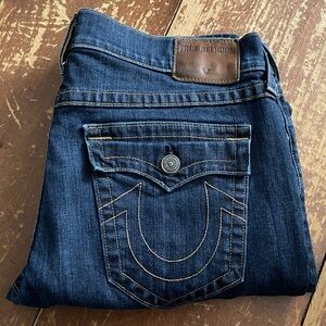 True Religion Jeans Men’s 38 Geno Relaxed Slim Denim Flap Pockets *See descript